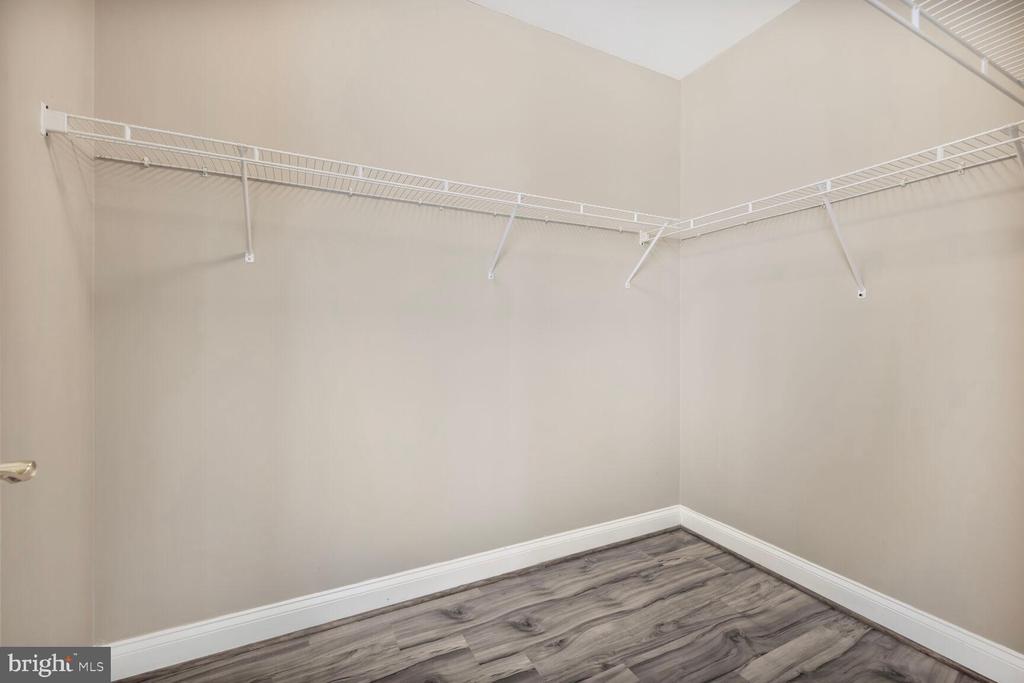 305 REDLAND BLVD #303