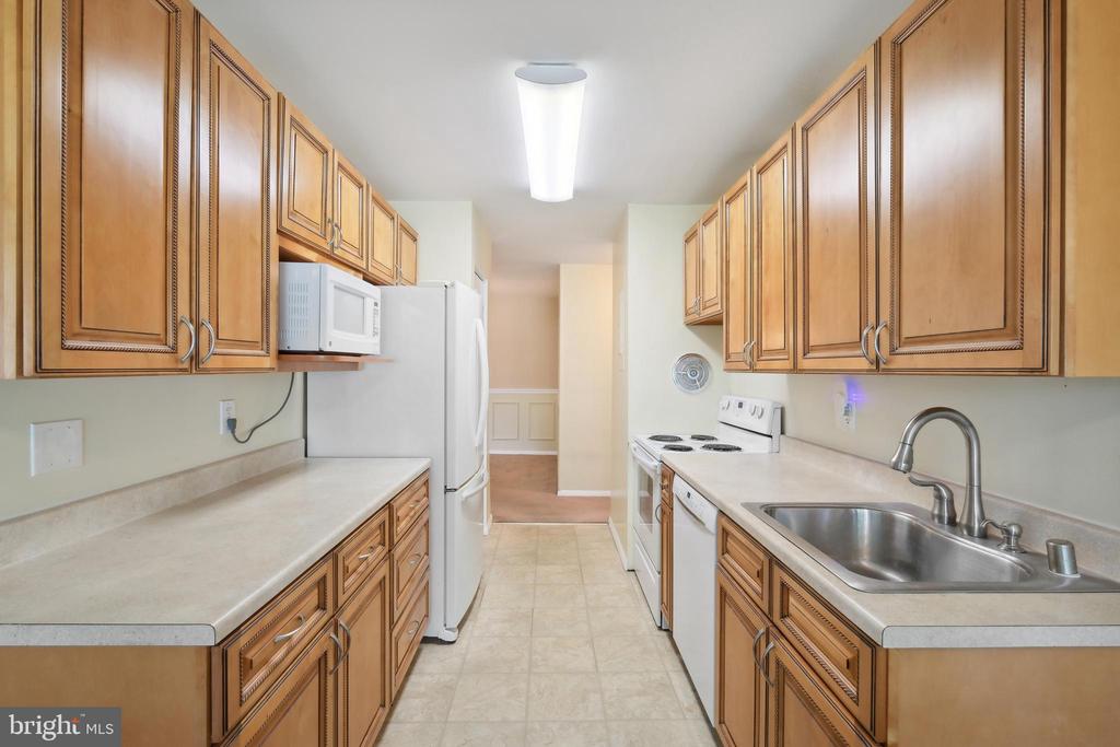 458 Girard #104 St