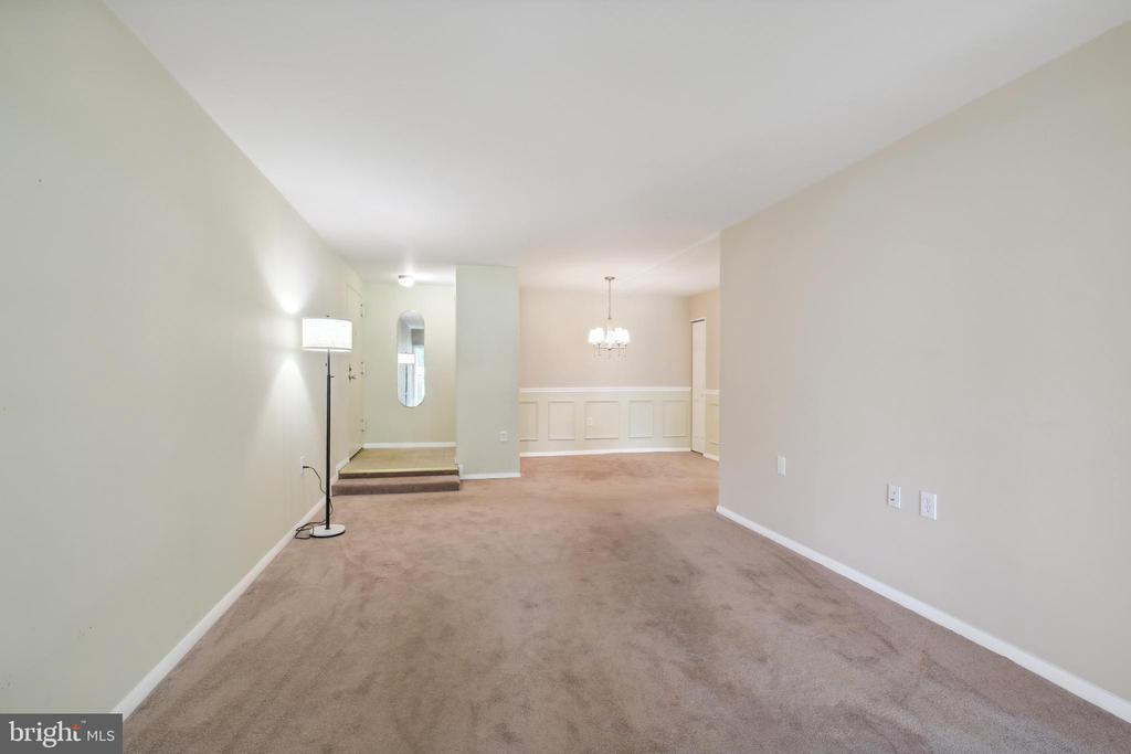 458 Girard #104 St