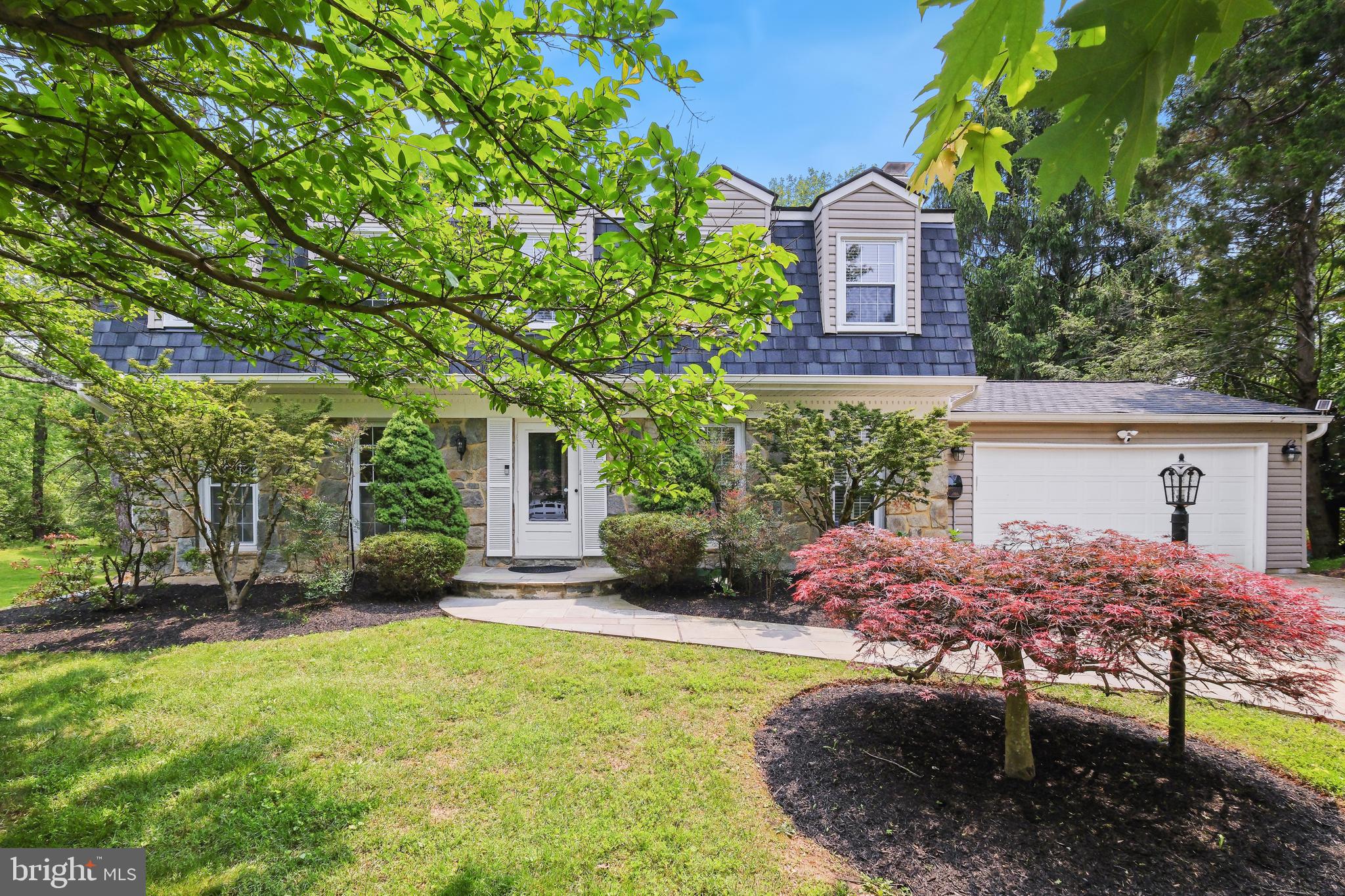 10104 COLEBROOK AVE