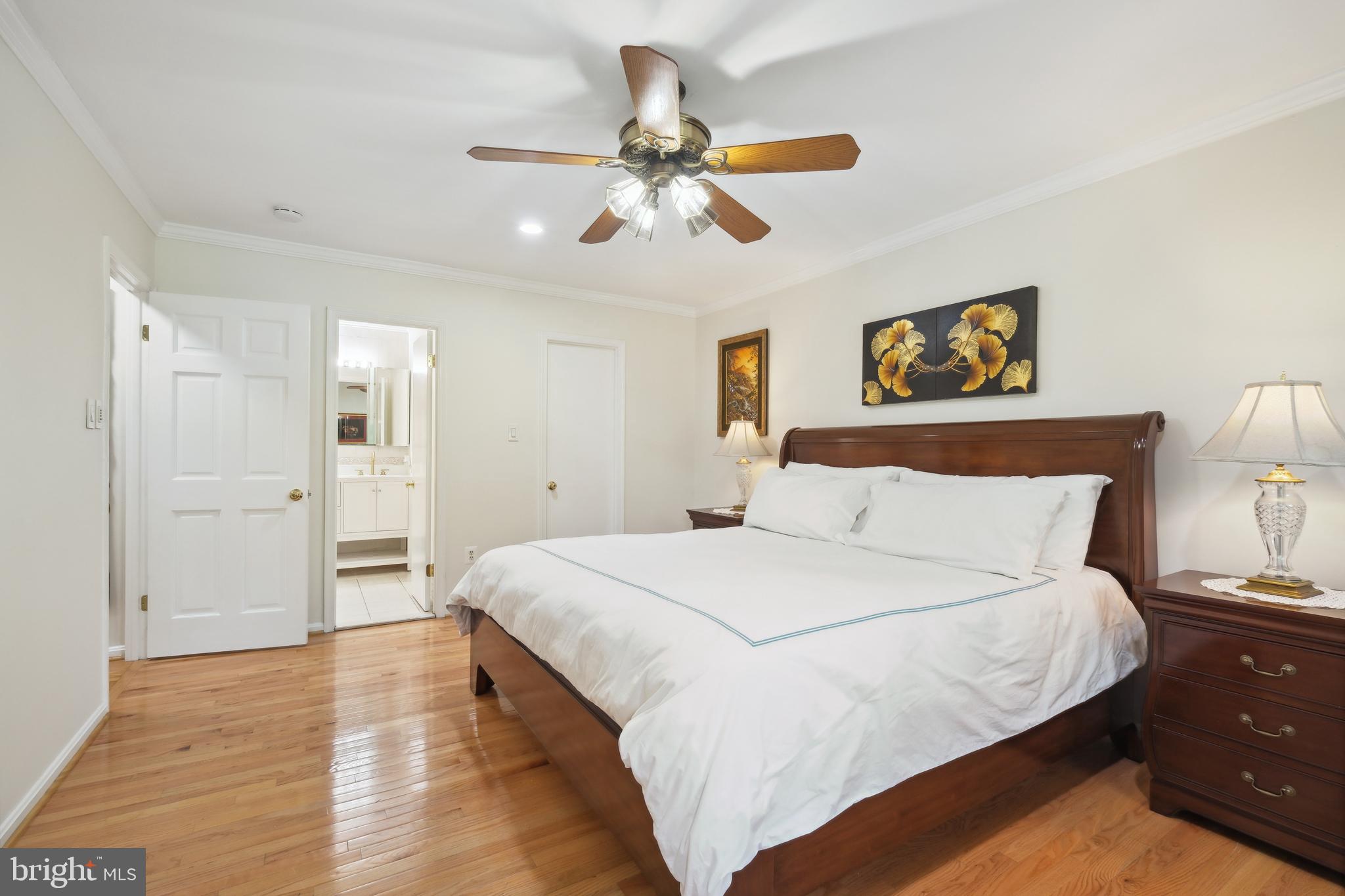 10104 COLEBROOK AVE