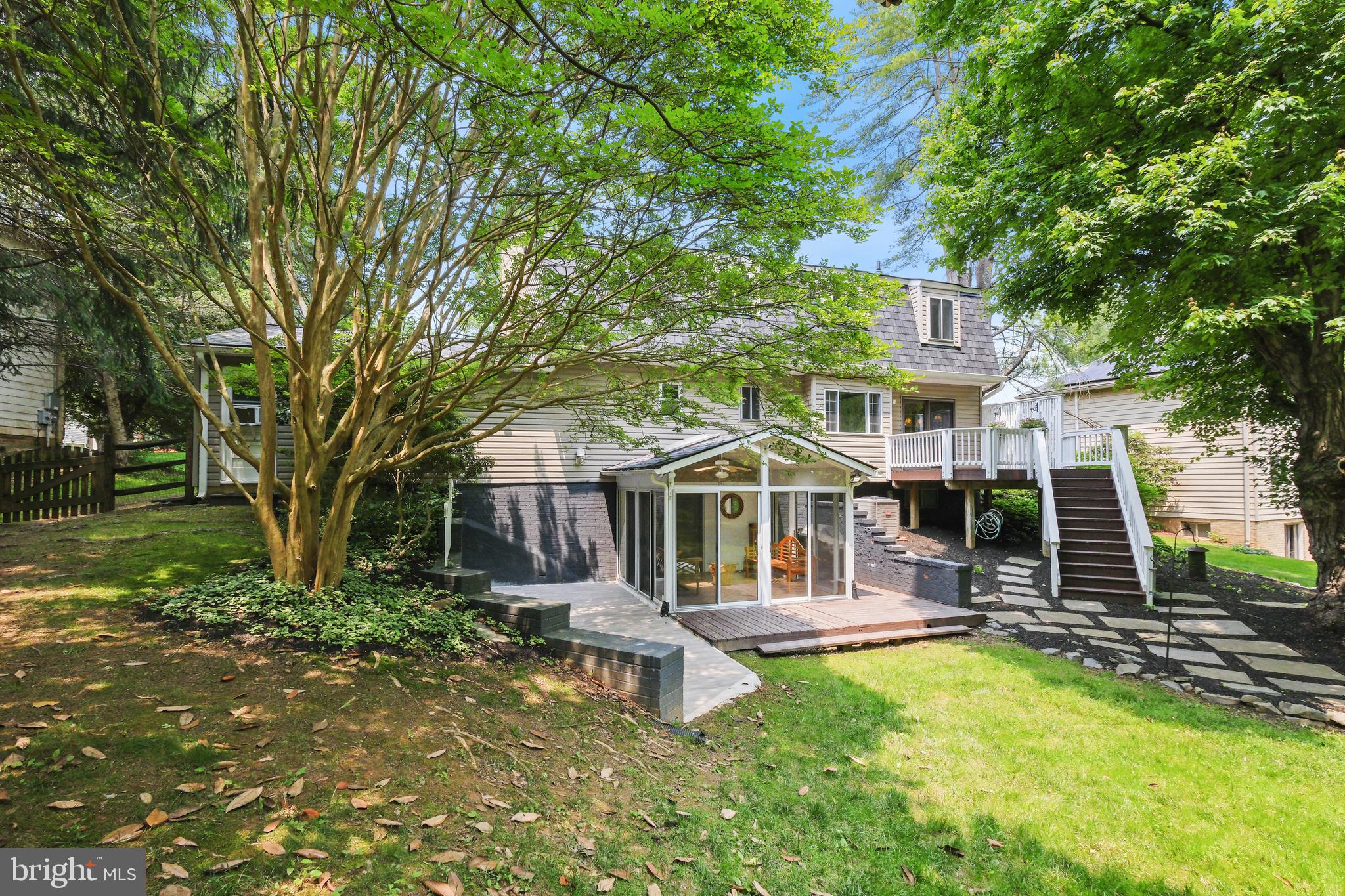 10104 COLEBROOK AVE