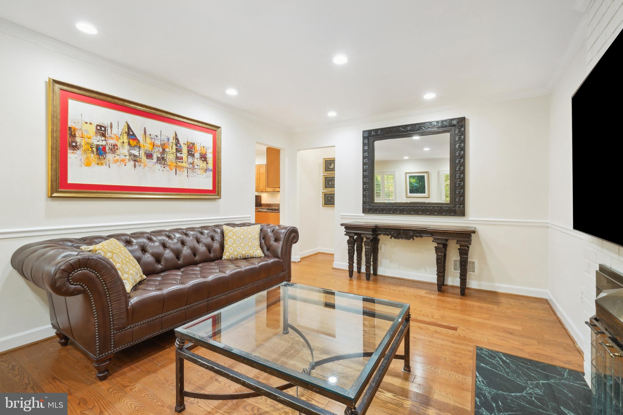10104 COLEBROOK AVE