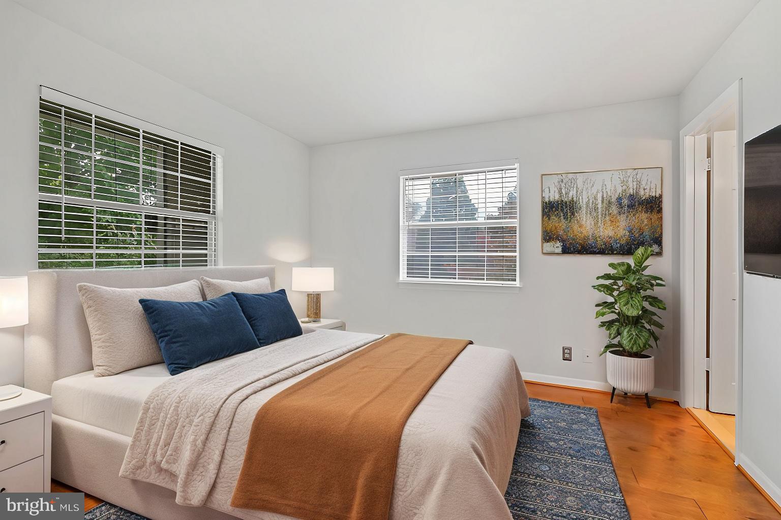 5716 CHAPMAN MILL DR #200