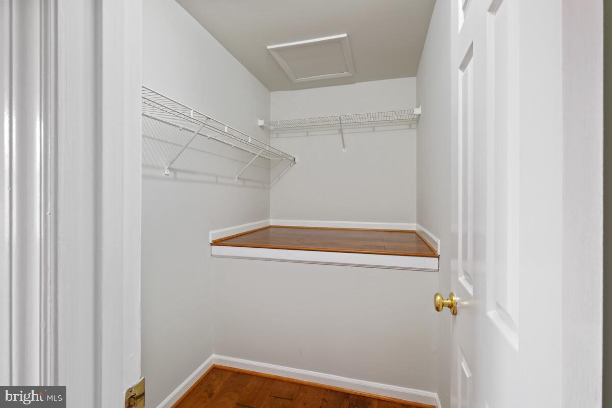 5716 CHAPMAN MILL DR #200