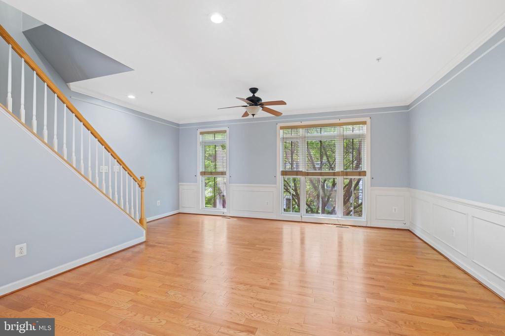 10728 Horde St