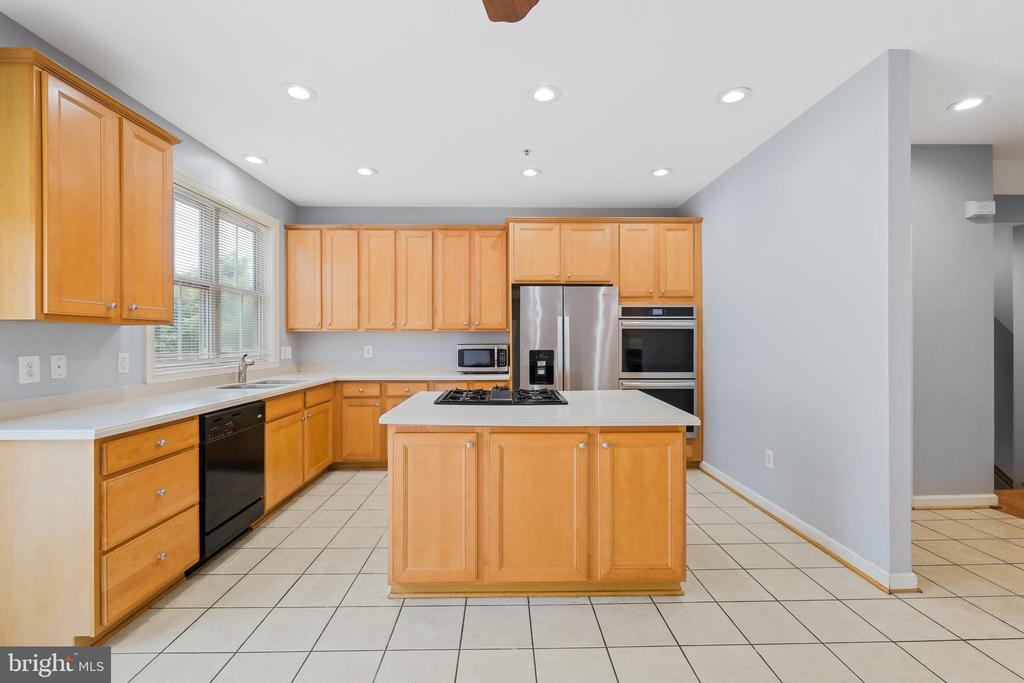10728 Horde St