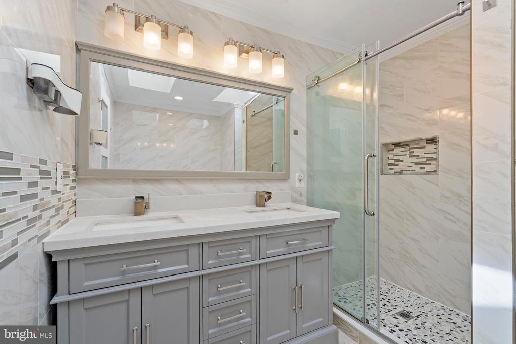9524 WOODINGTON DRIVE