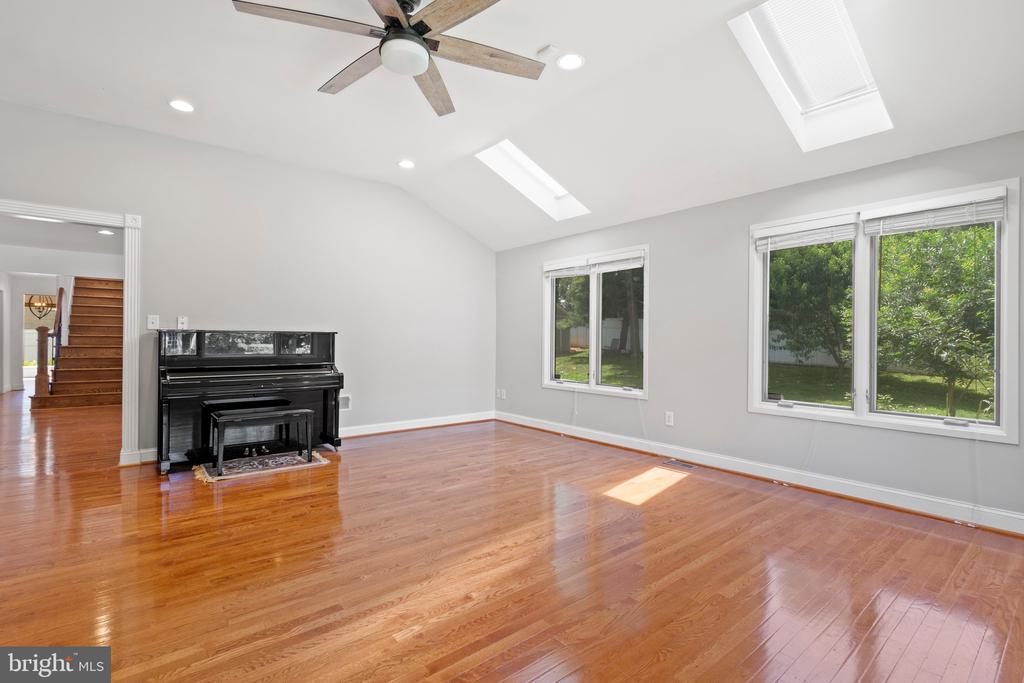 9524 WOODINGTON DRIVE