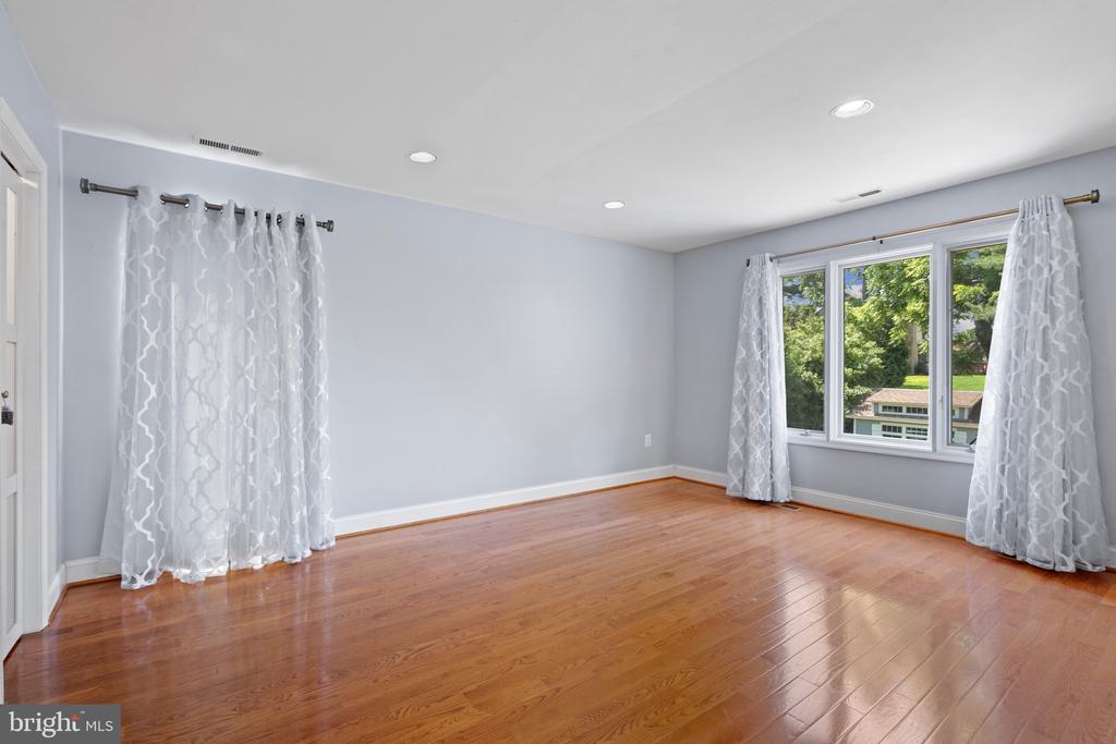9524 WOODINGTON DRIVE
