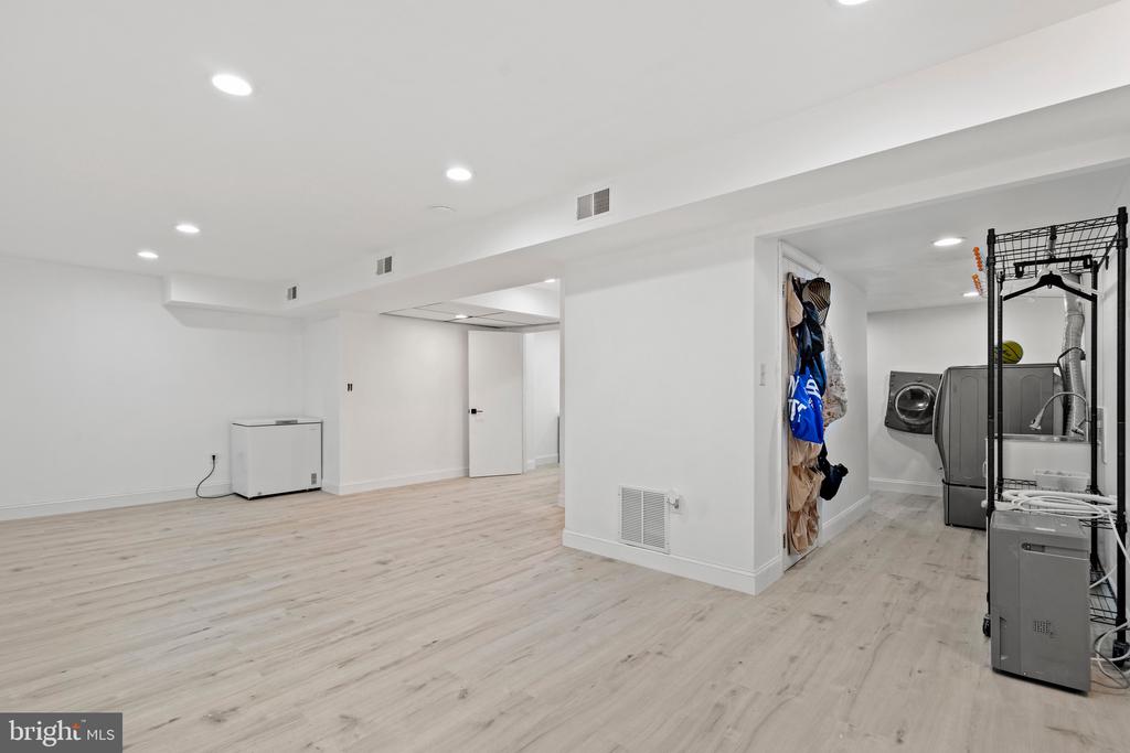 9524 WOODINGTON DRIVE