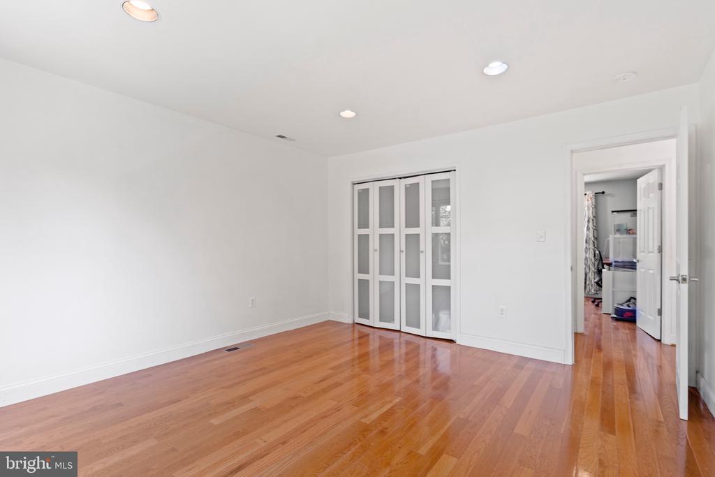 9524 WOODINGTON DRIVE