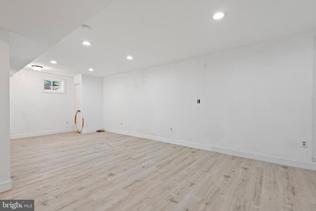 9524 WOODINGTON DRIVE
