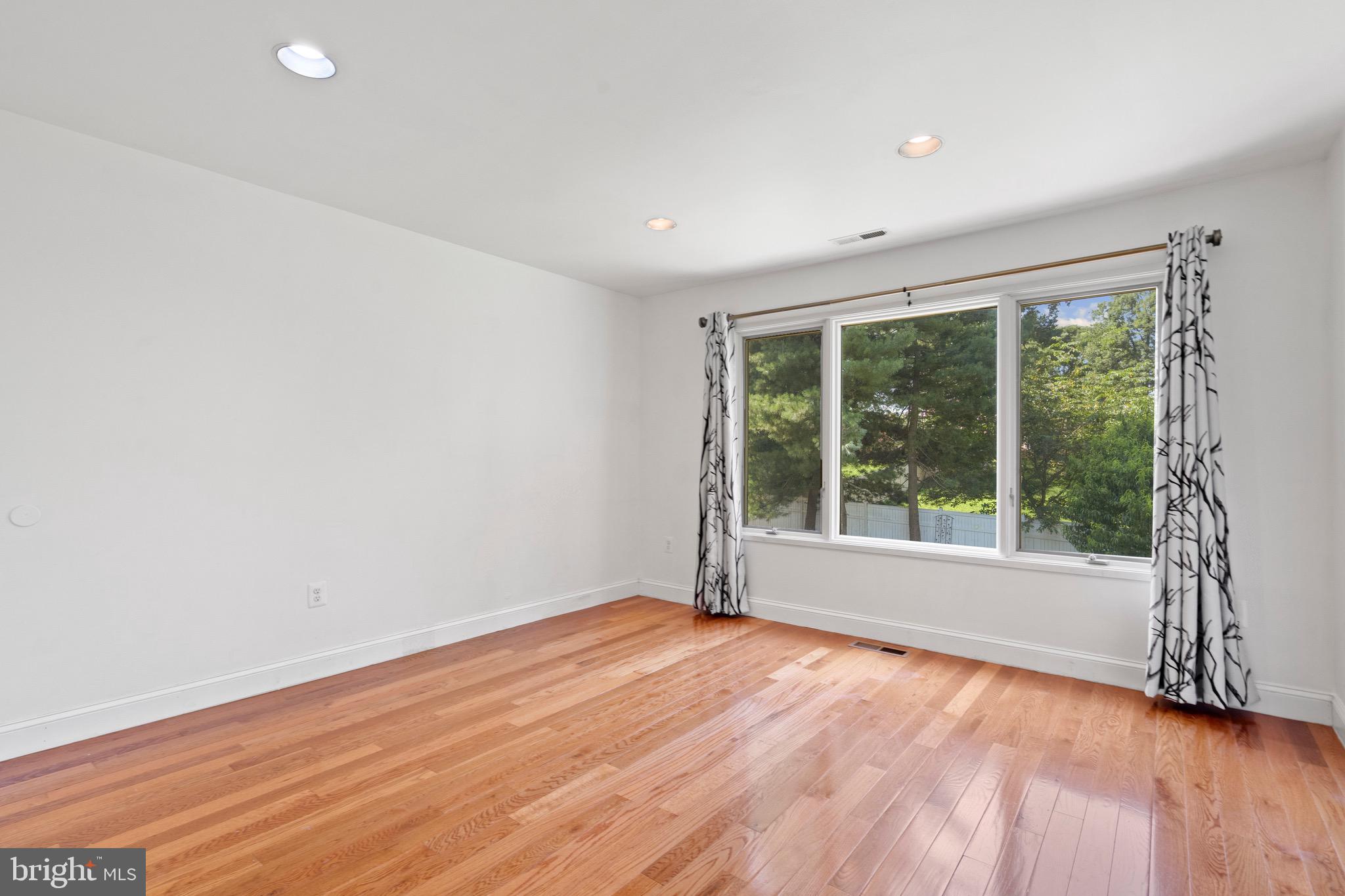 9524 WOODINGTON DRIVE