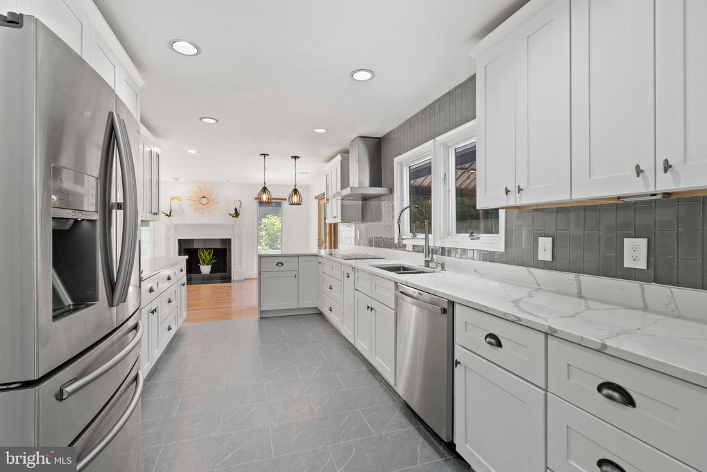 9524 WOODINGTON DRIVE