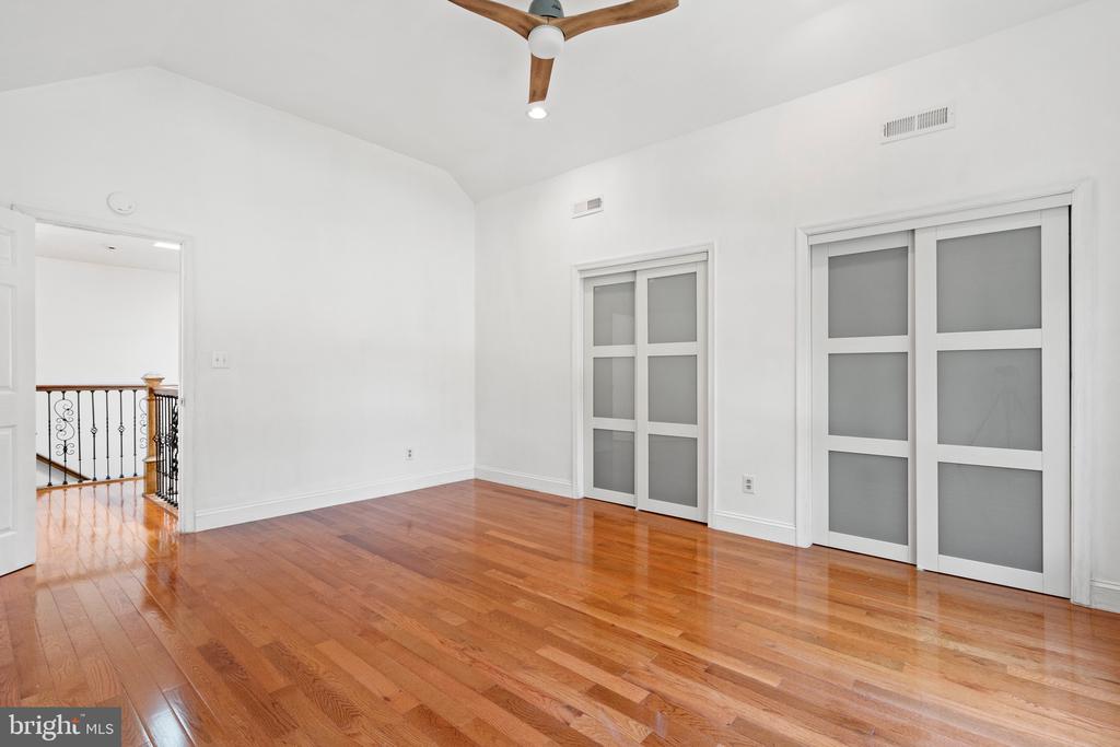 9524 WOODINGTON DRIVE
