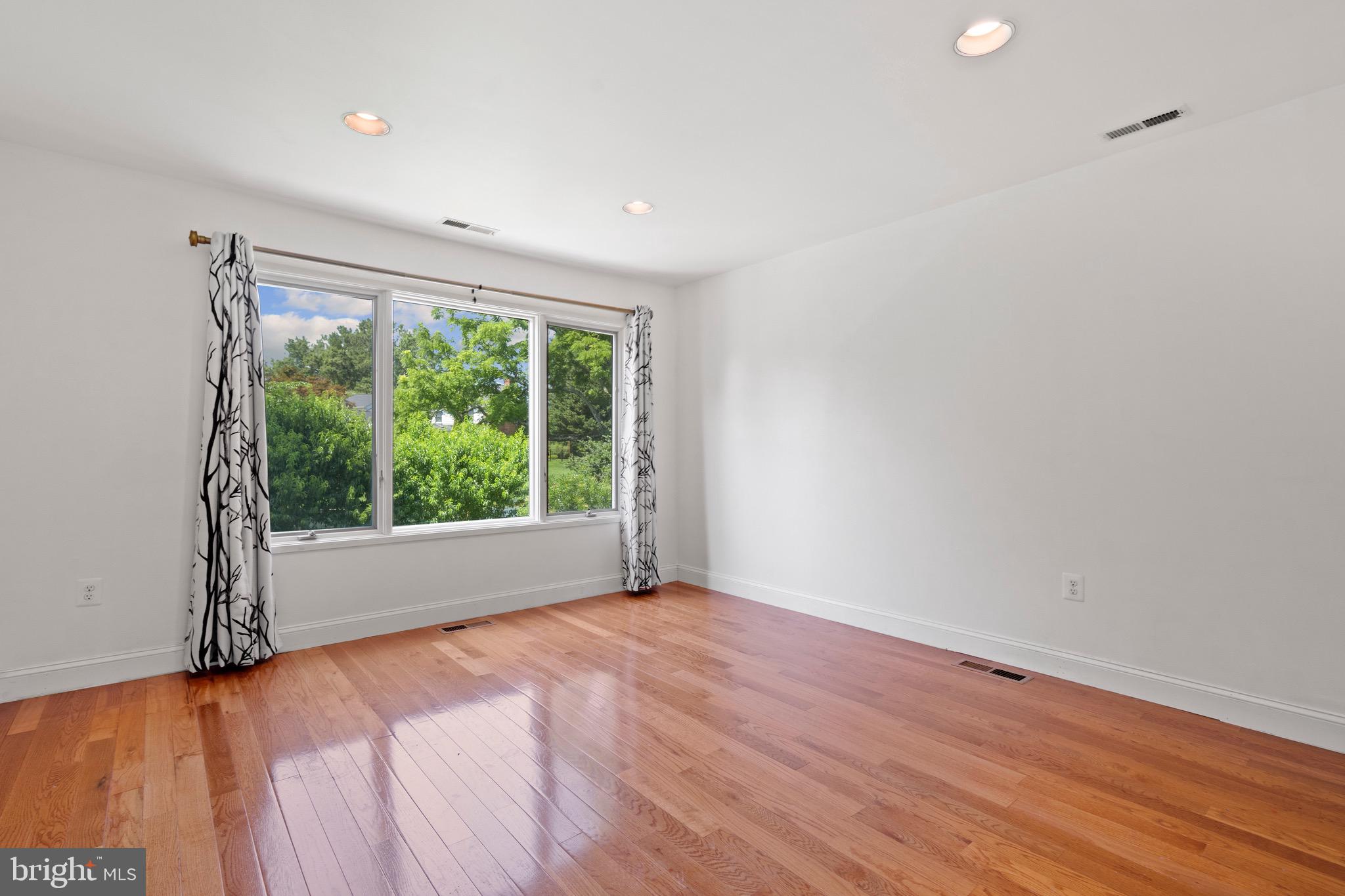 9524 WOODINGTON DRIVE