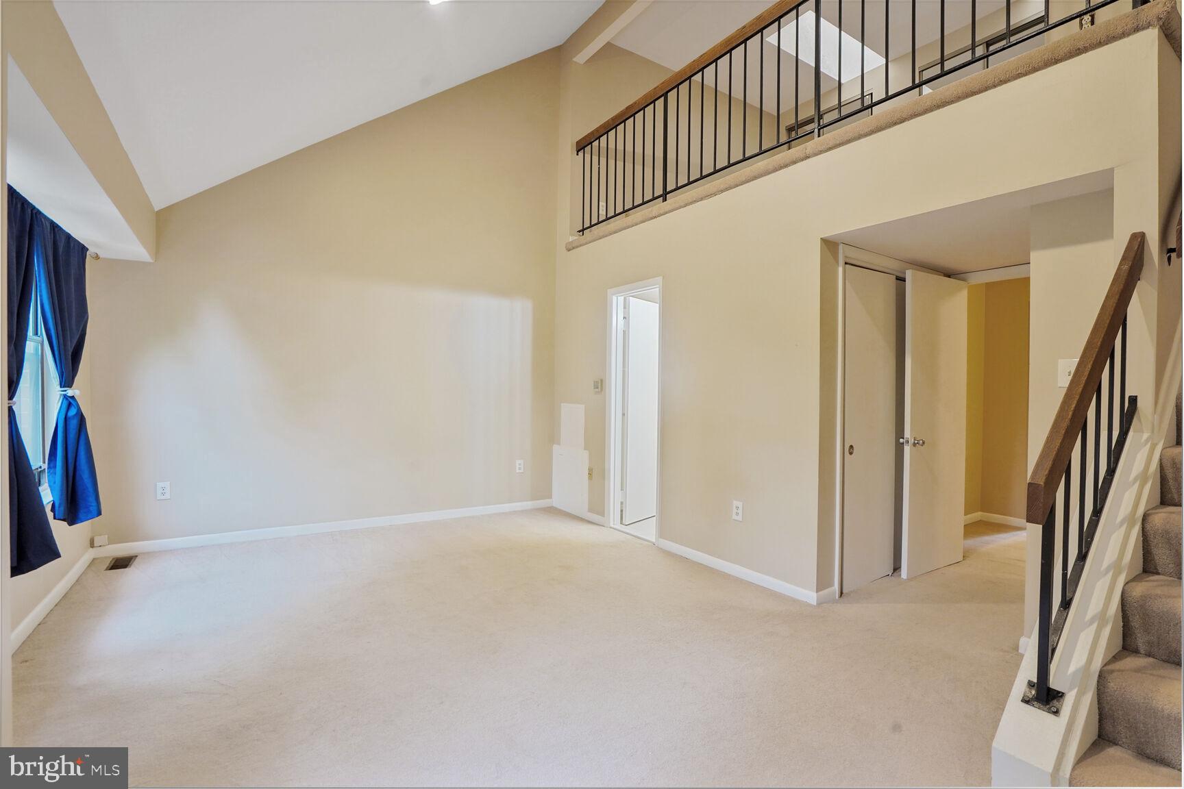 5309 KING CHARLES WAY