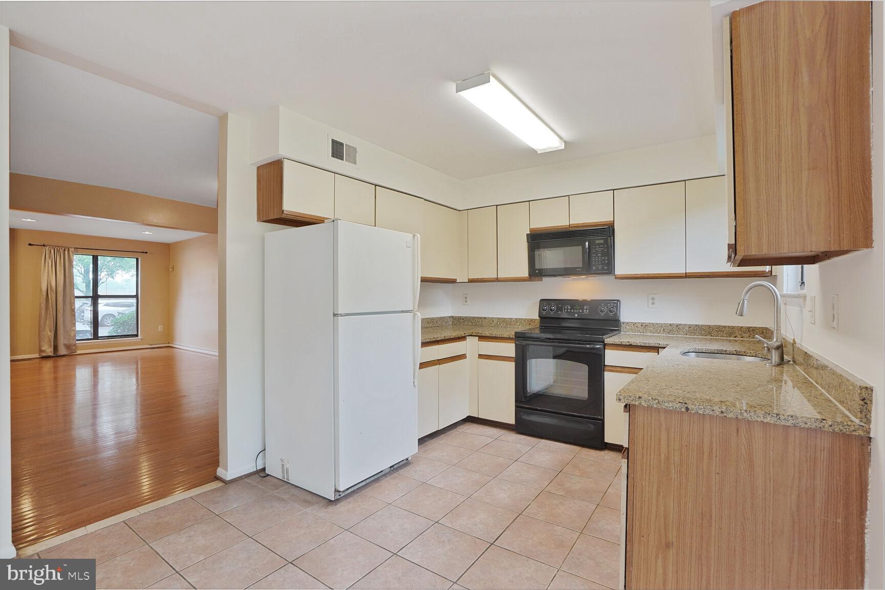 5309 KING CHARLES WAY