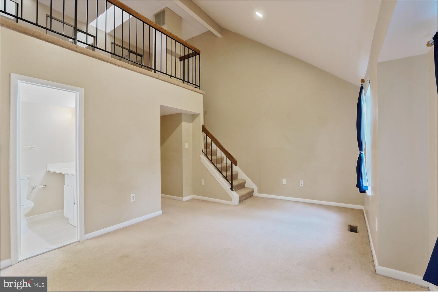 5309 KING CHARLES WAY