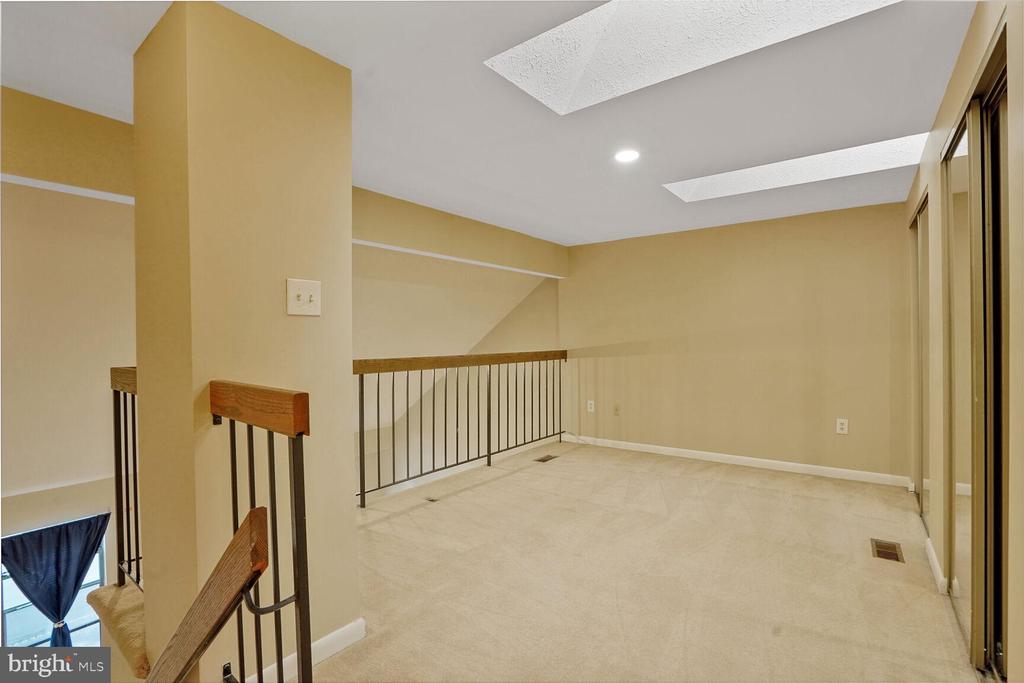 5309 KING CHARLES WAY