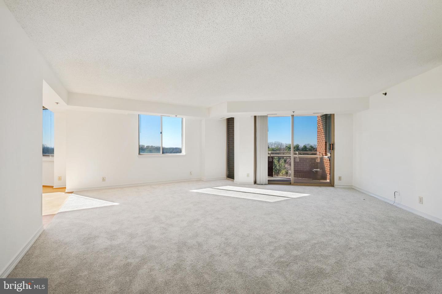 5809 NICHOLSON #803