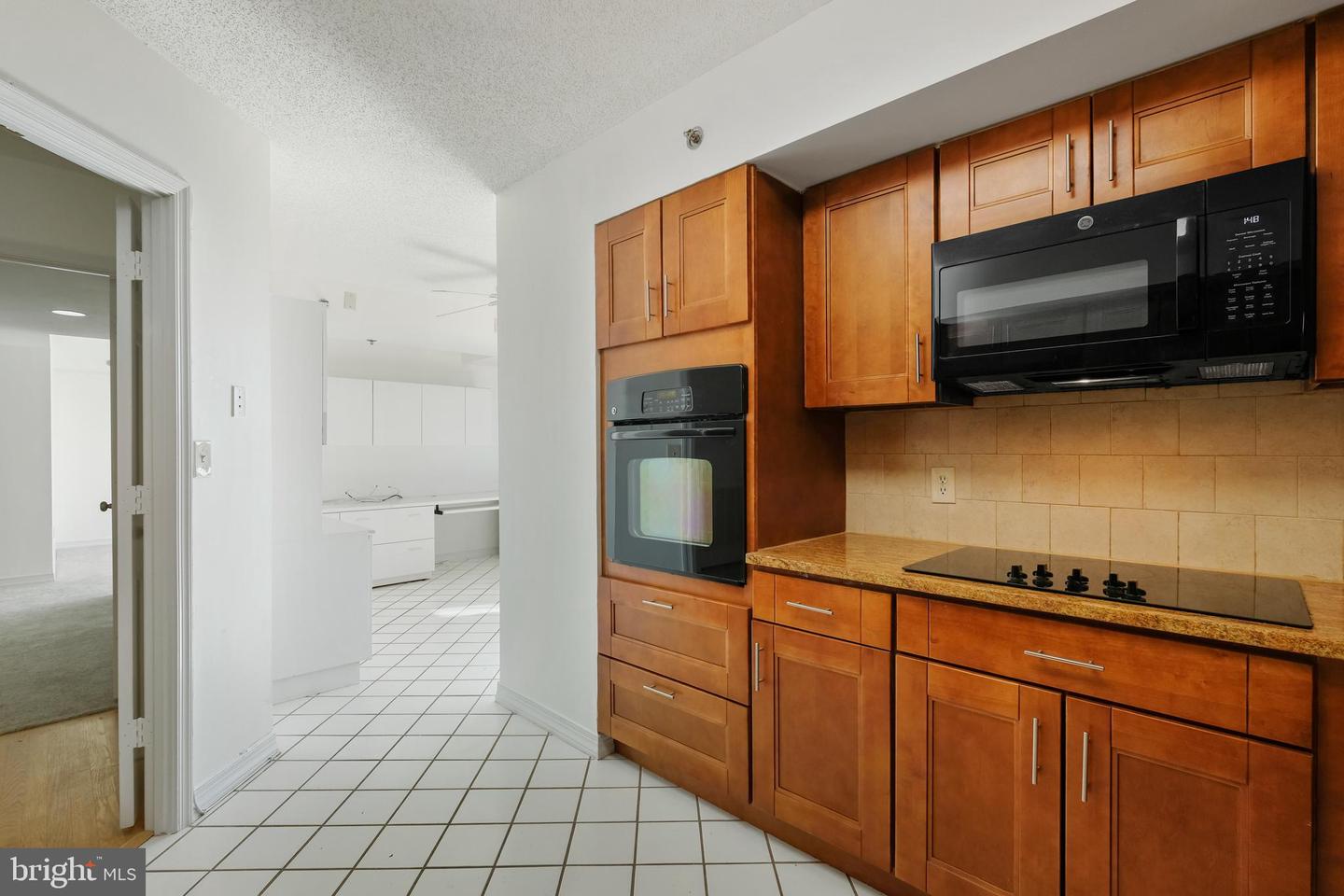 5809 NICHOLSON #803