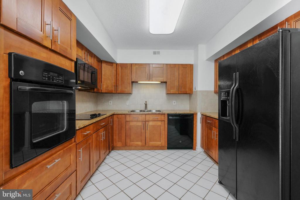 5809 NICHOLSON LN #803