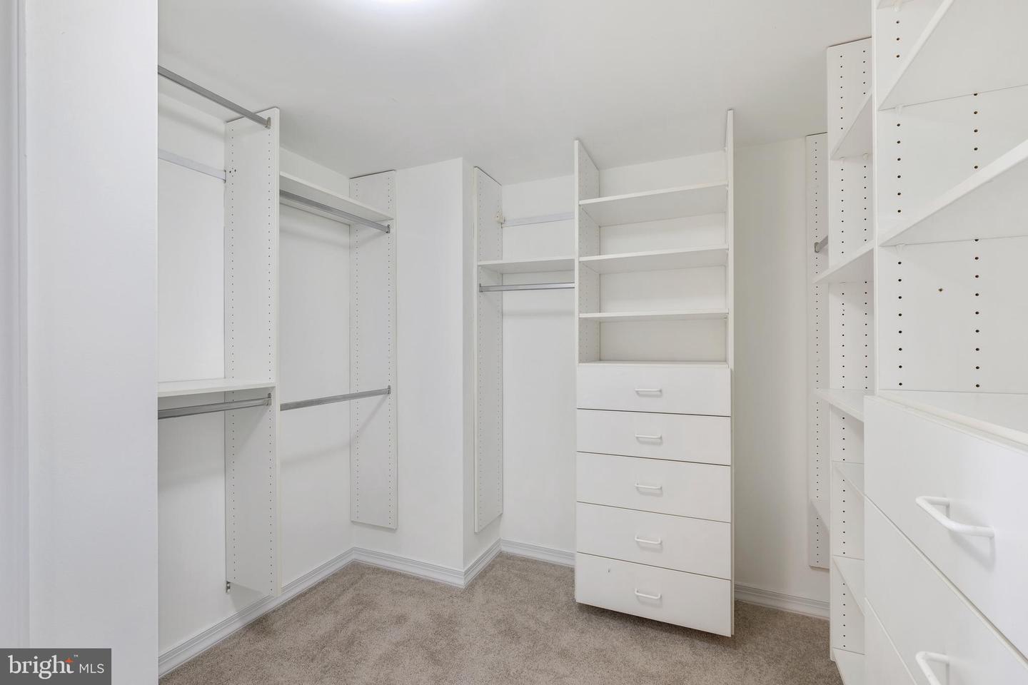 5809 NICHOLSON #803