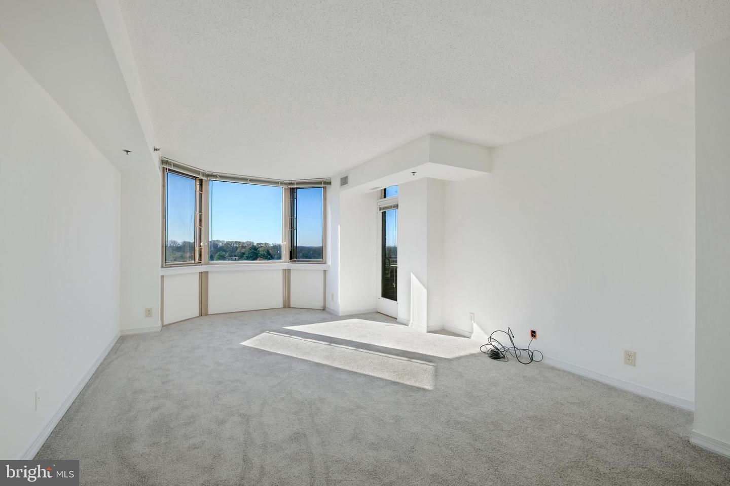 5809 NICHOLSON #803