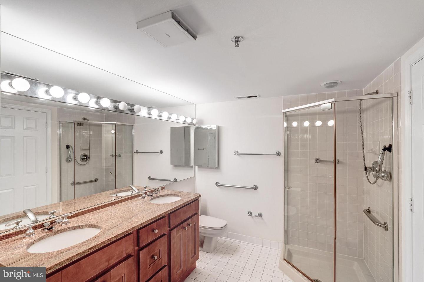 5809 NICHOLSON #803