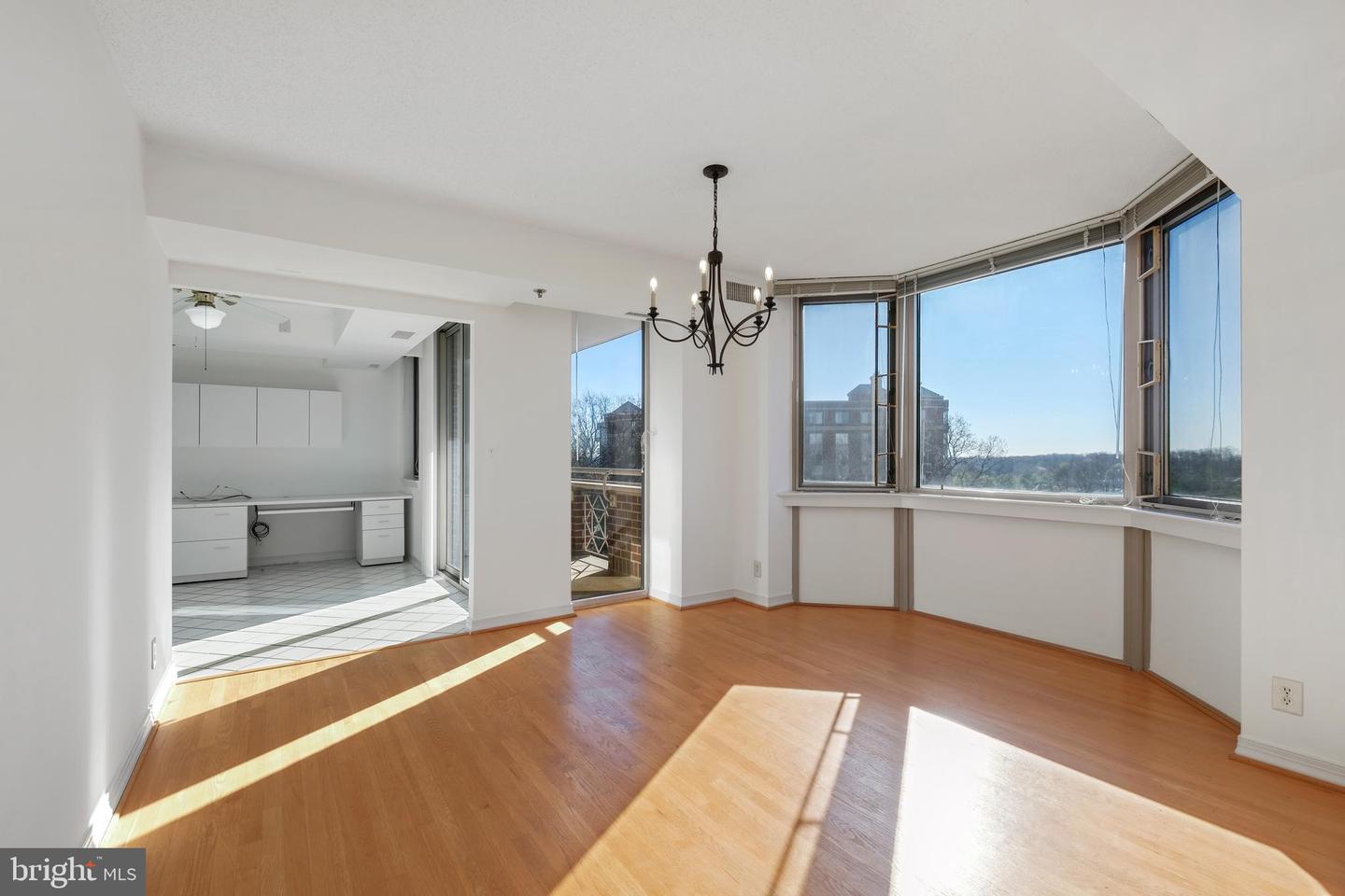 5809 NICHOLSON #803