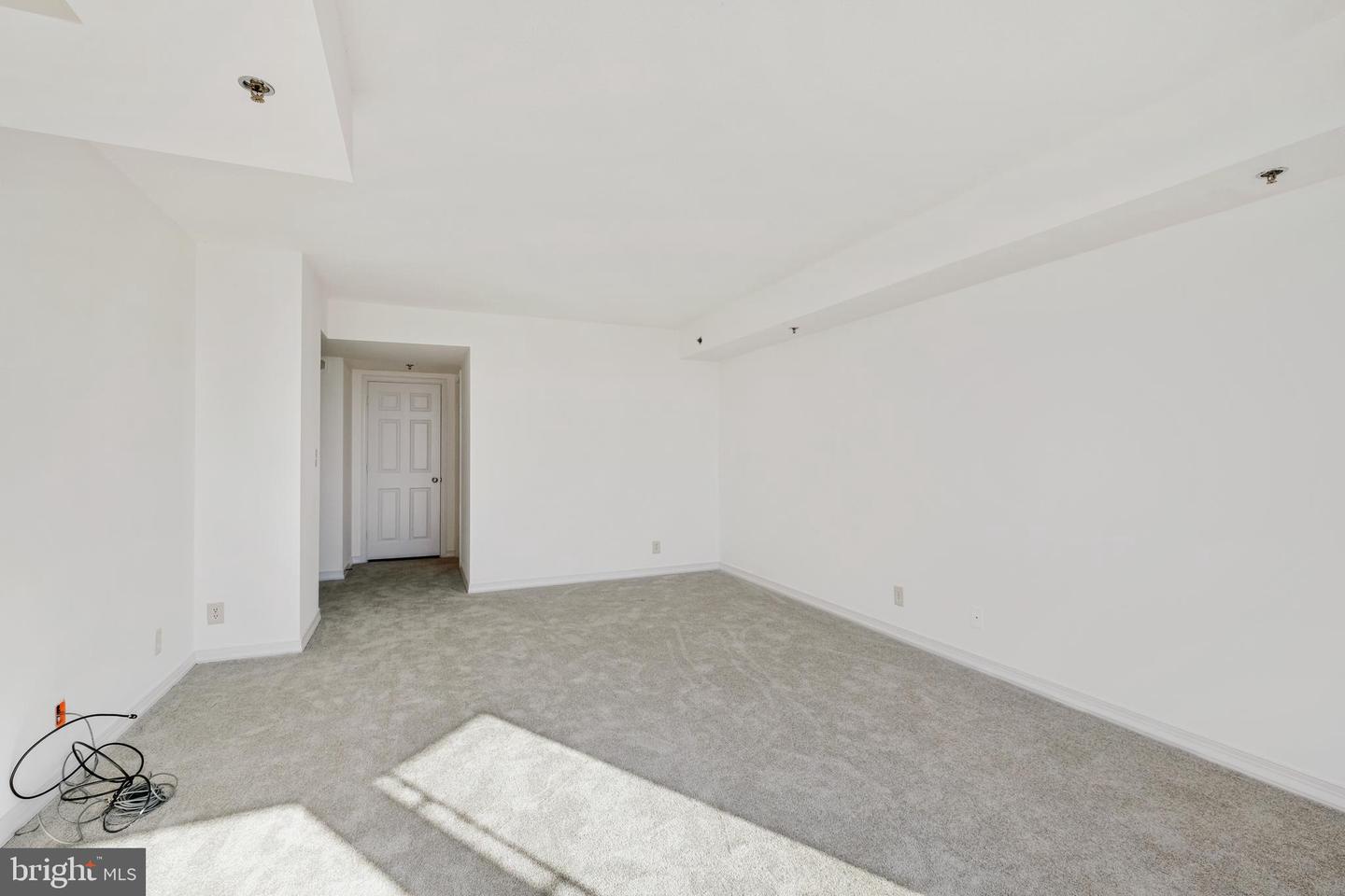 5809 NICHOLSON #803