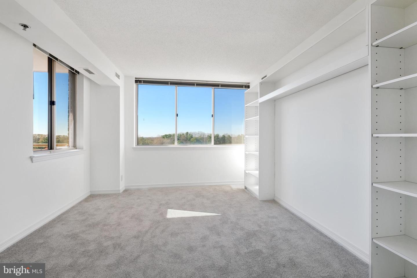 5809 NICHOLSON #803