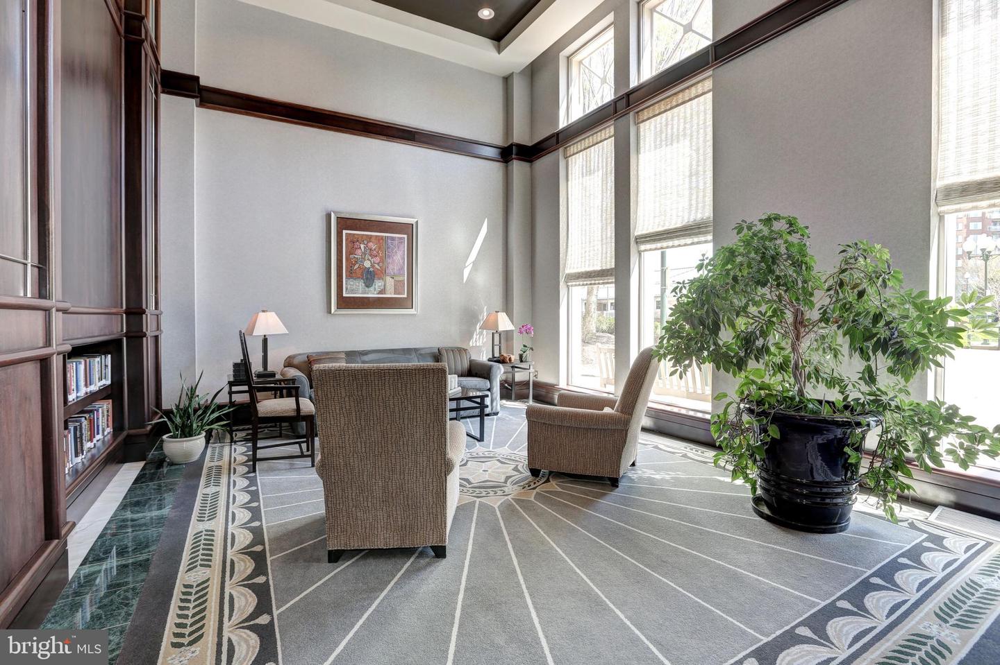 5809 NICHOLSON #803