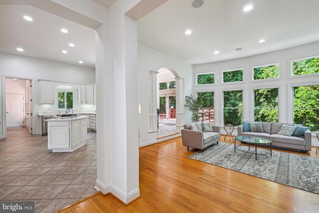 7909 Paloma Ct