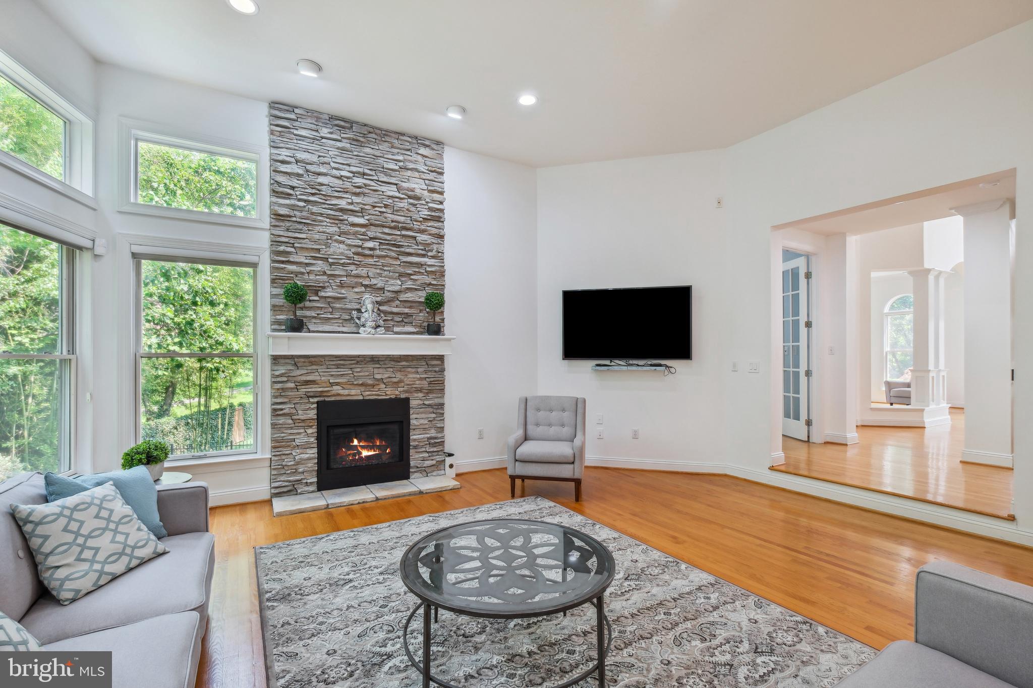 7909 Paloma Ct