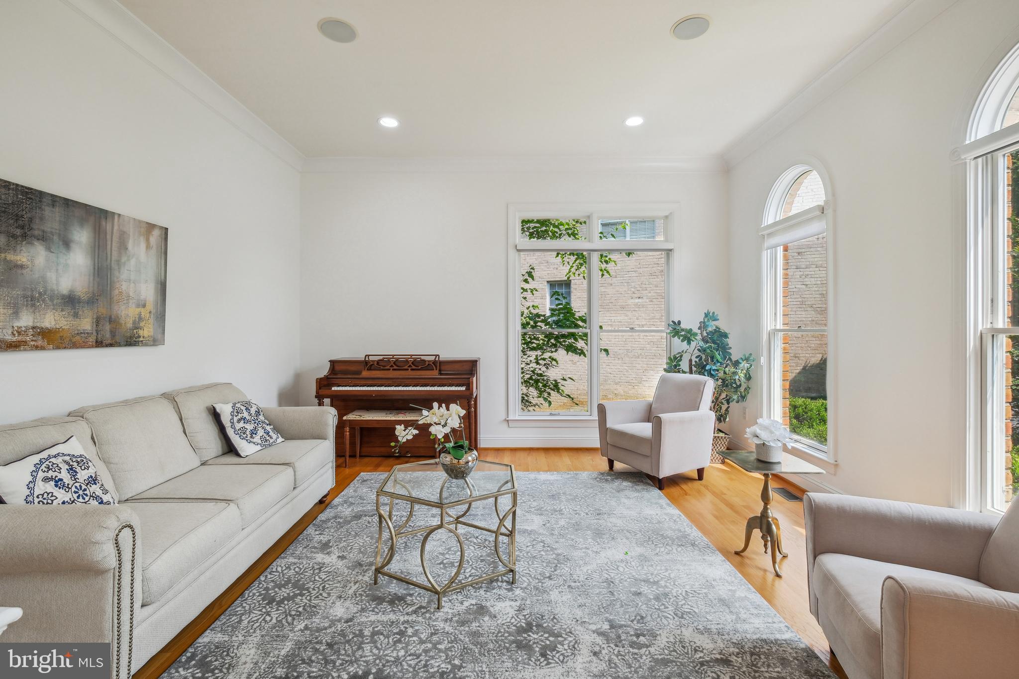 7909 Paloma Ct