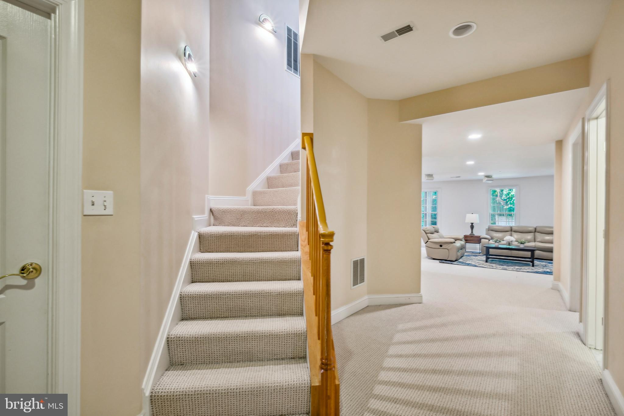 7909 Paloma Ct