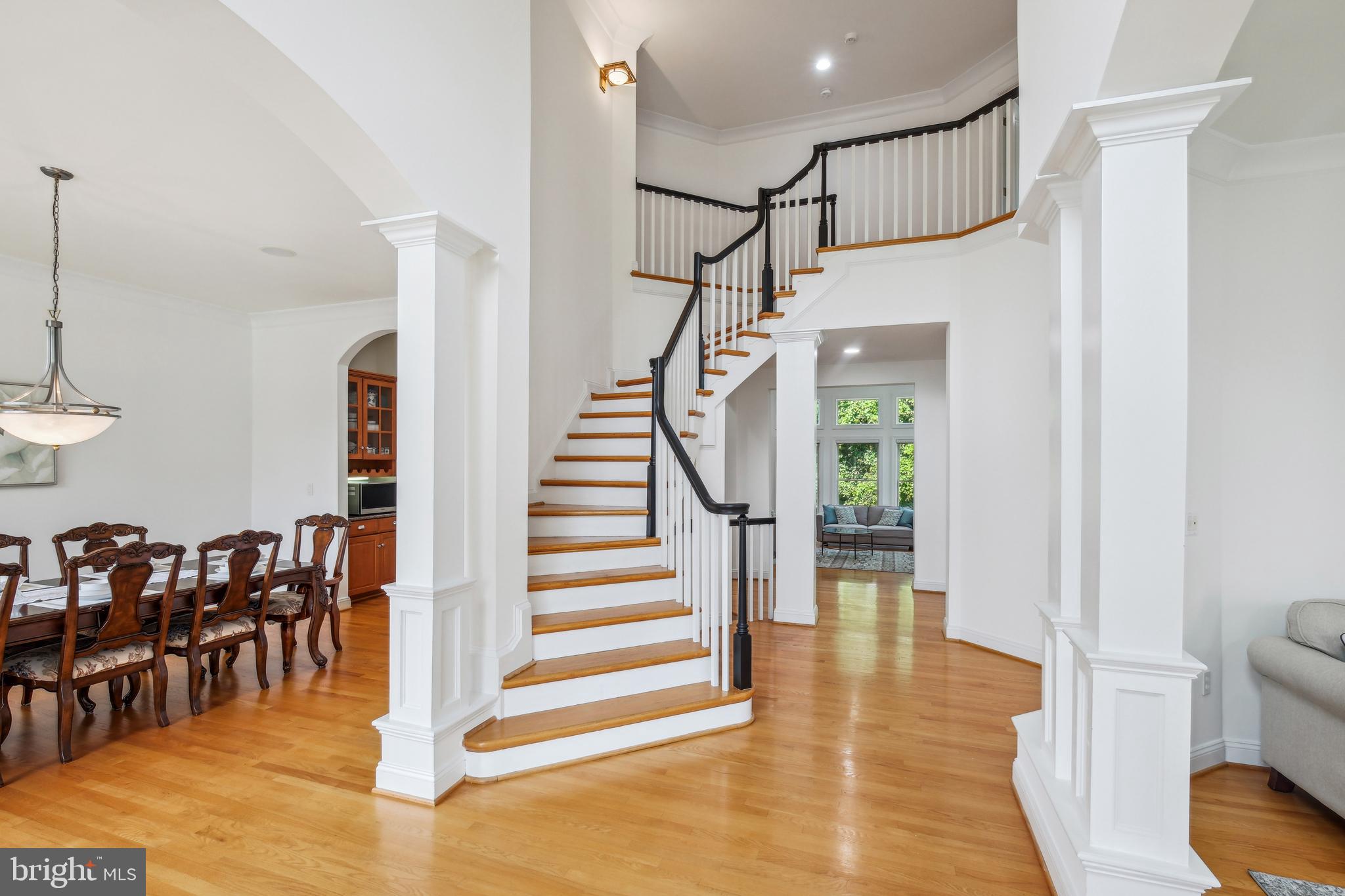 7909 Paloma Ct