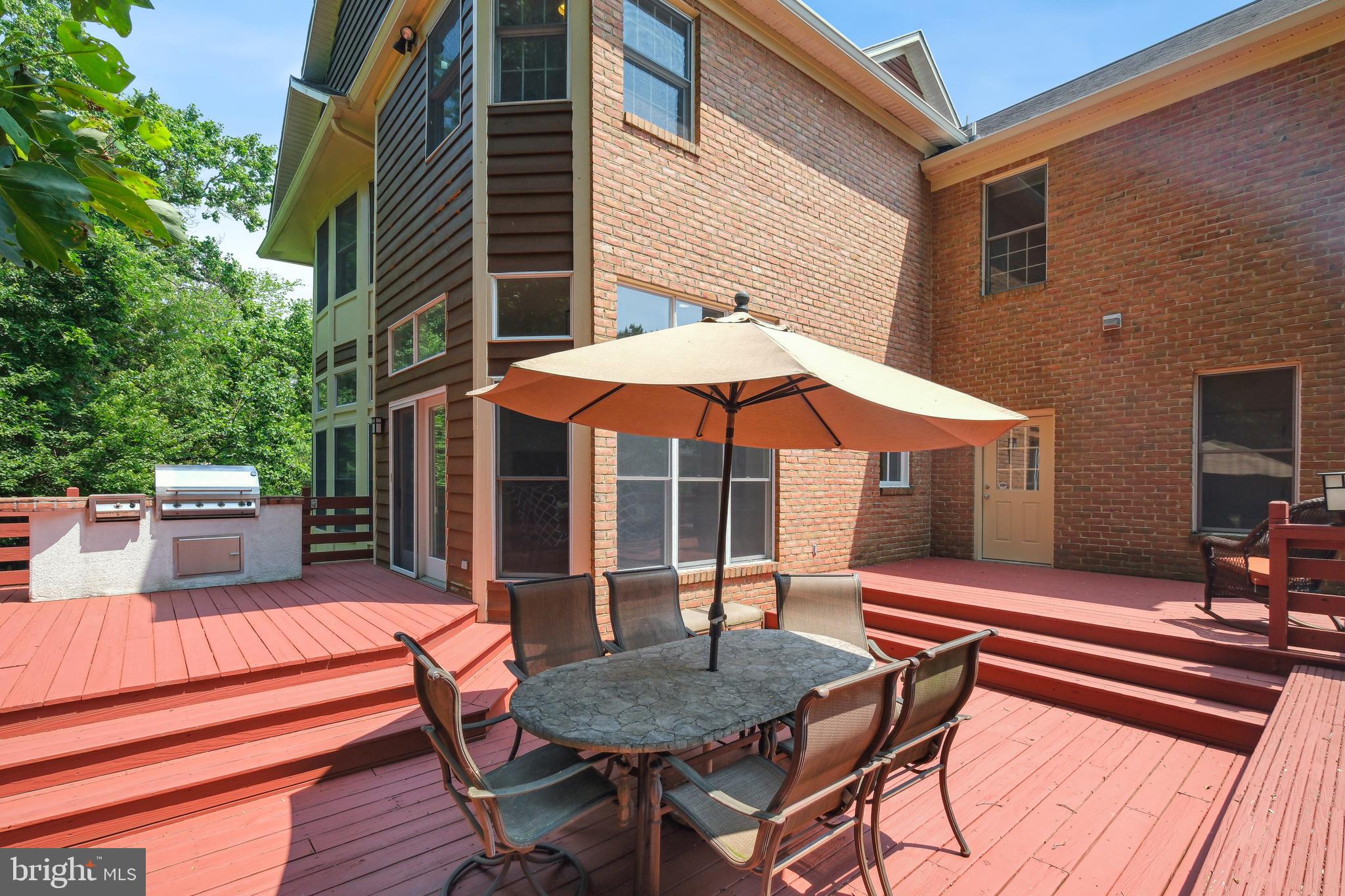 7909 Paloma Ct