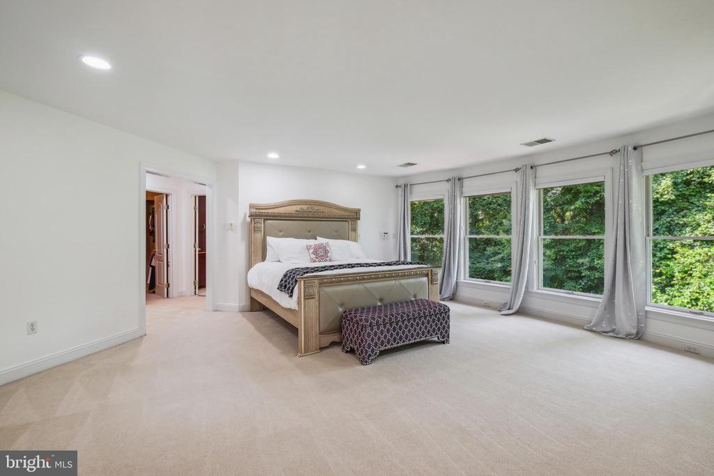 7909 Paloma Ct