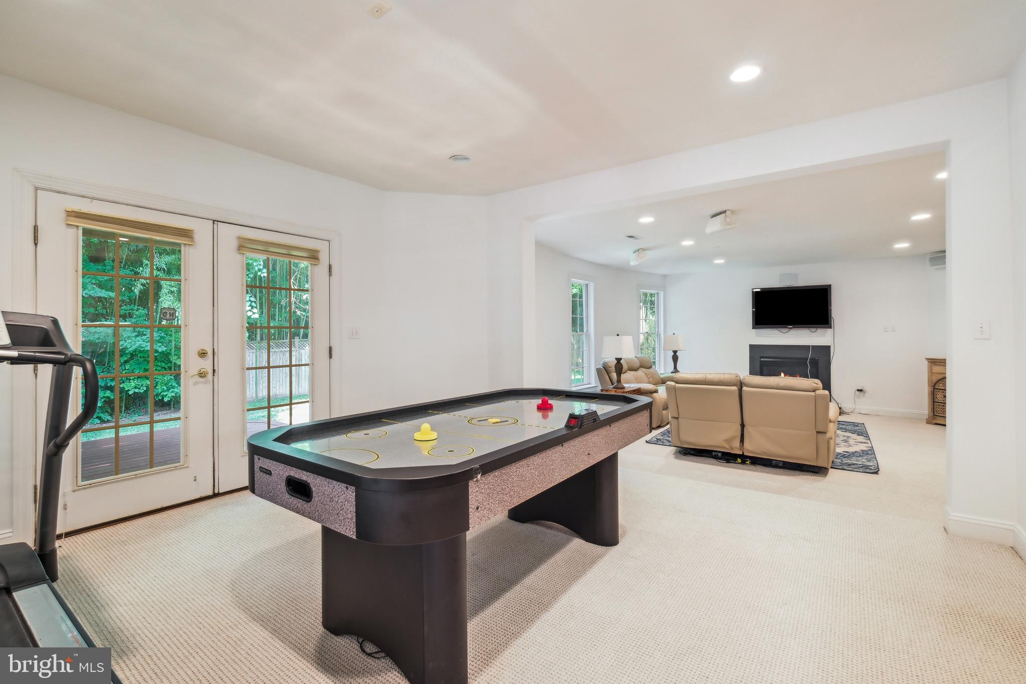 7909 Paloma Ct