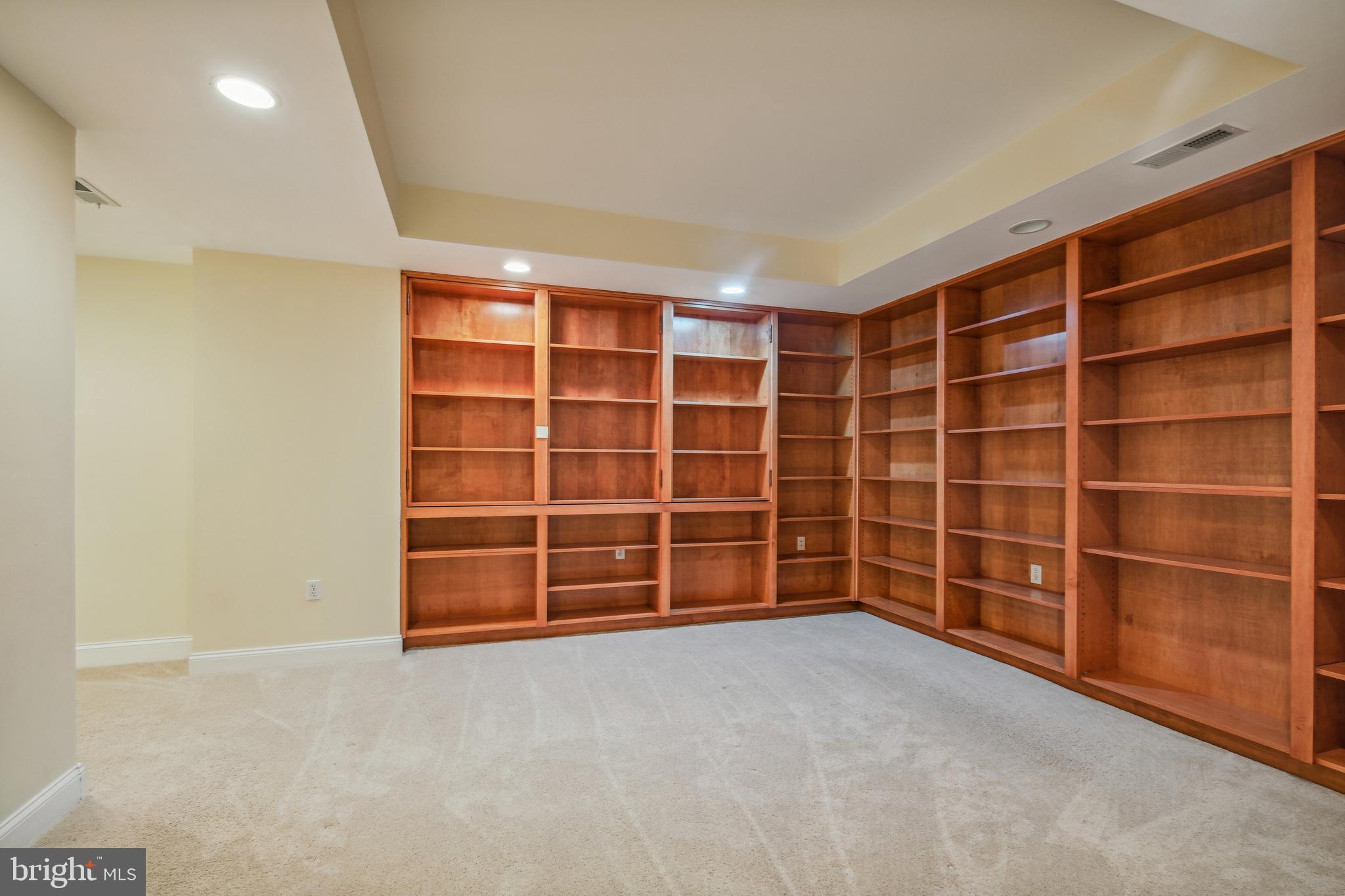 7909 Paloma Ct