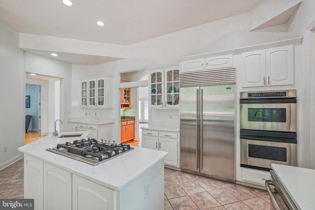 7909 Paloma Ct