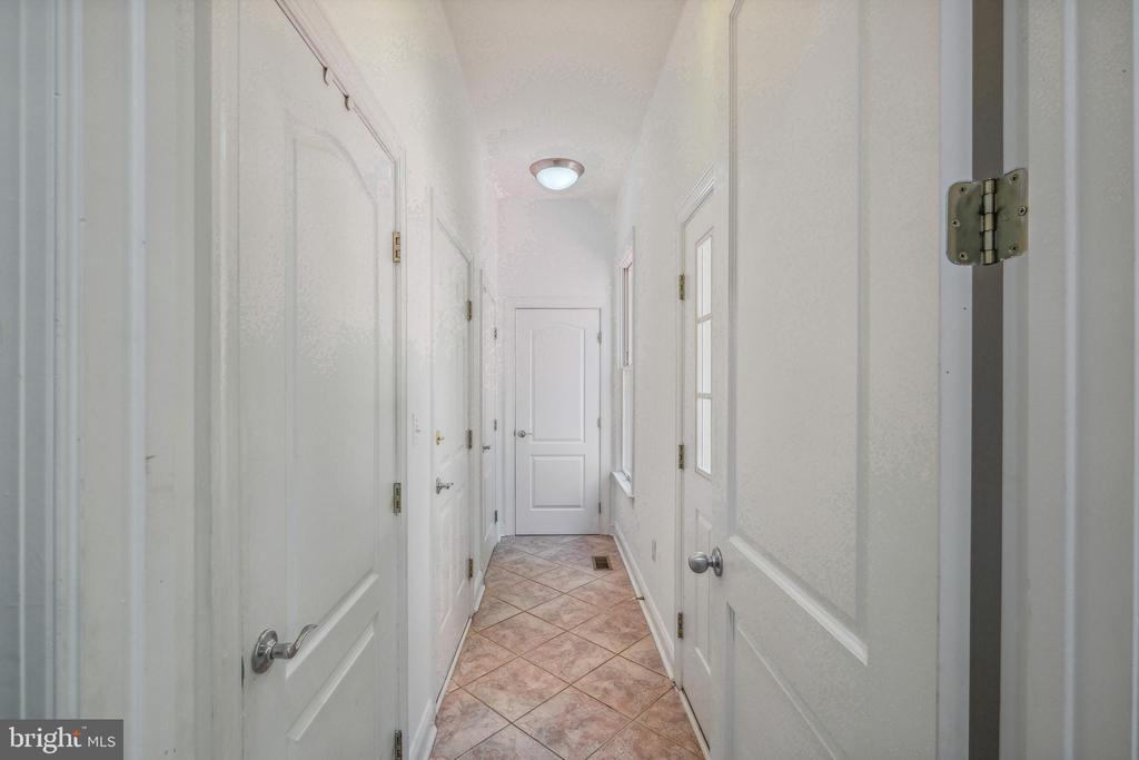 7909 Paloma Ct