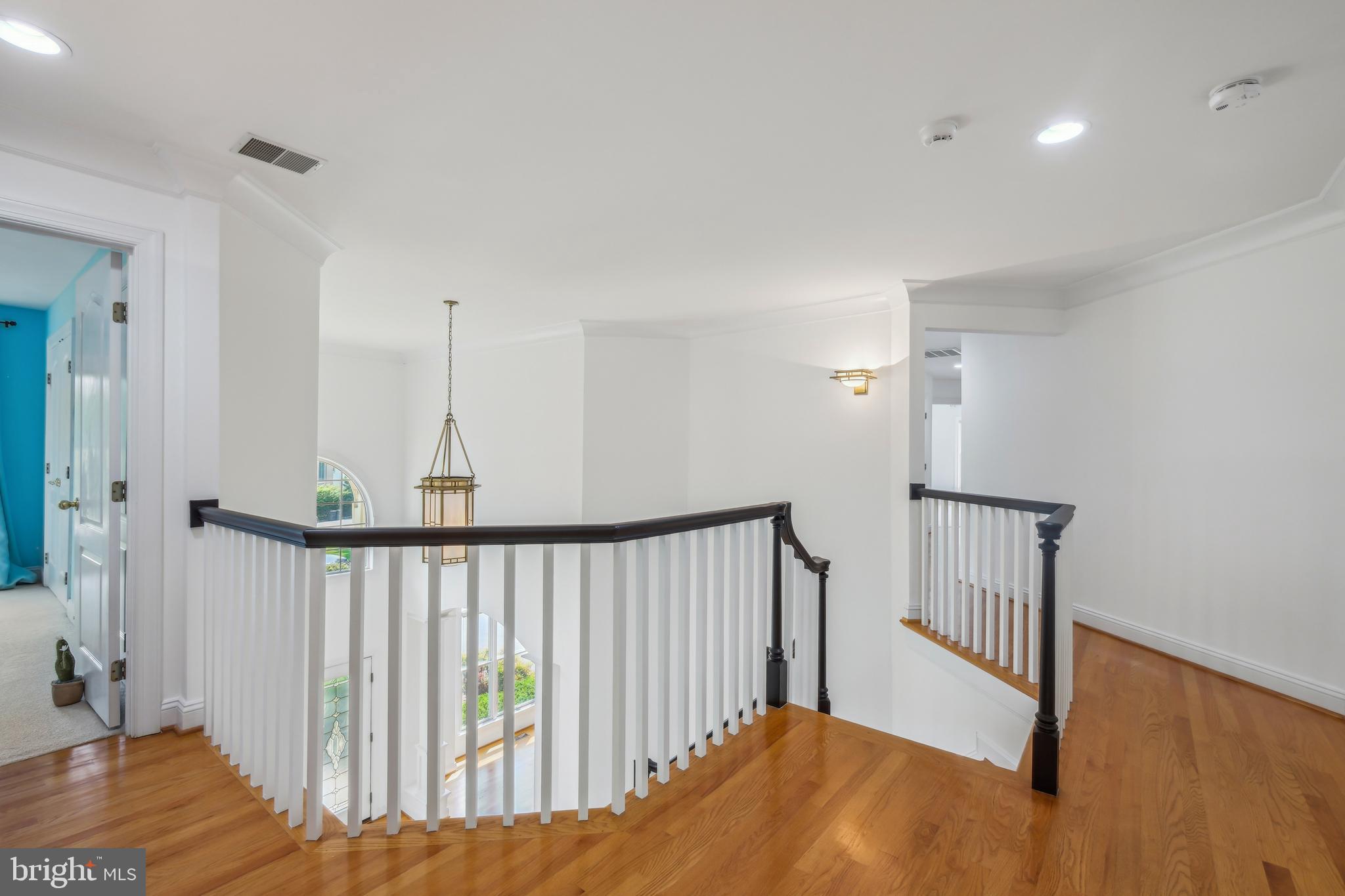 7909 Paloma Ct