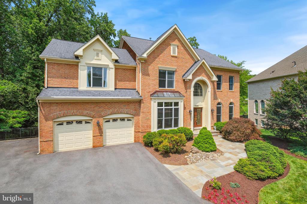 7909 Paloma Ct