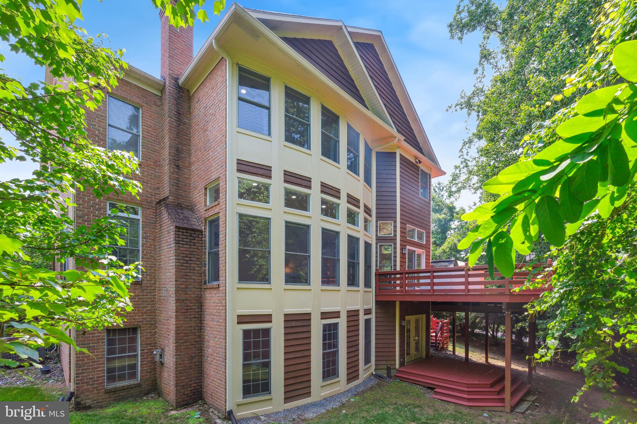 7909 Paloma Ct