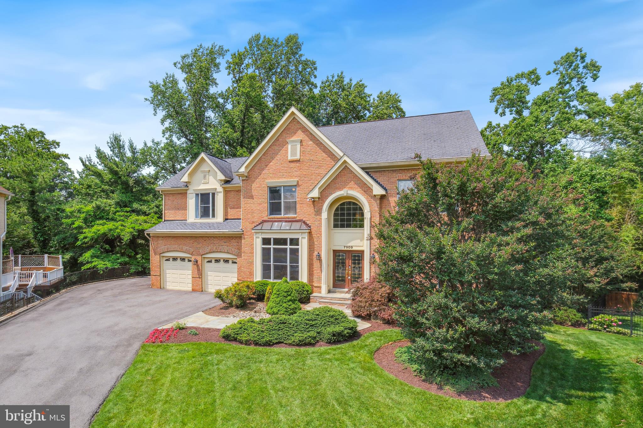 7909 Paloma Ct